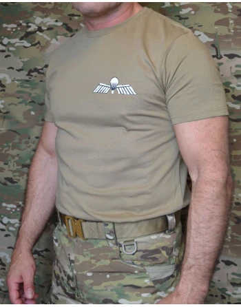 ParaWings T-shirt in khaki, Small white Dutch Parawing on chest