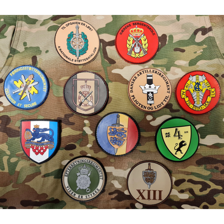 Gardehusarregimentet, Farver og på velcro