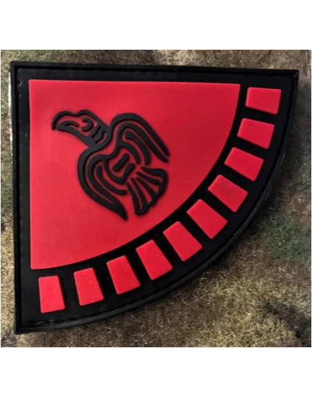 Ravne Banner på velcro, PVC, Blodrød og sort