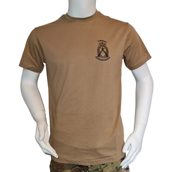 LANCER T-shirt i MTS-Khaki, m. Hærens Sergentskoles enhedsmærke trykt på brystet