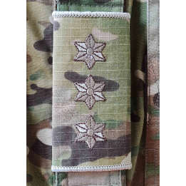 Feltgradstegn Oberst, MultiCam til strop