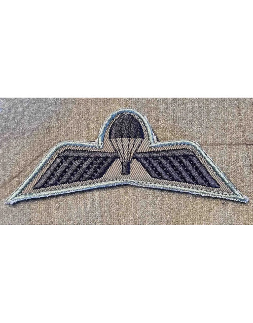 Hollandsk Faldskærmsvinge, Sort på velcro