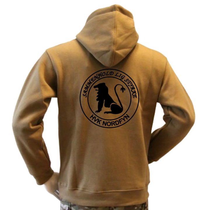 Lancer Hoodie, Coyote med HVK NORDFYN, tryk på ryg